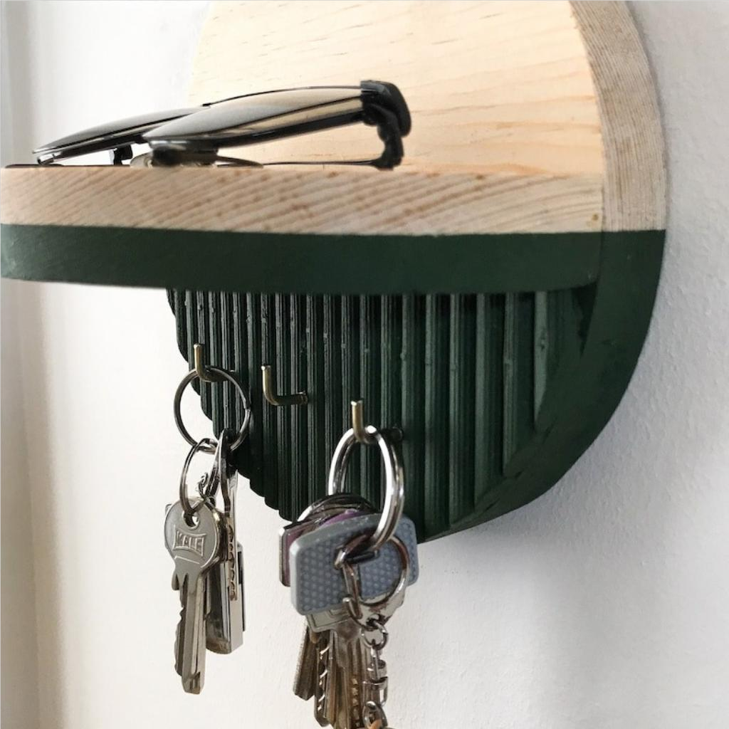 Key Holder with Round Minimalist Shelf